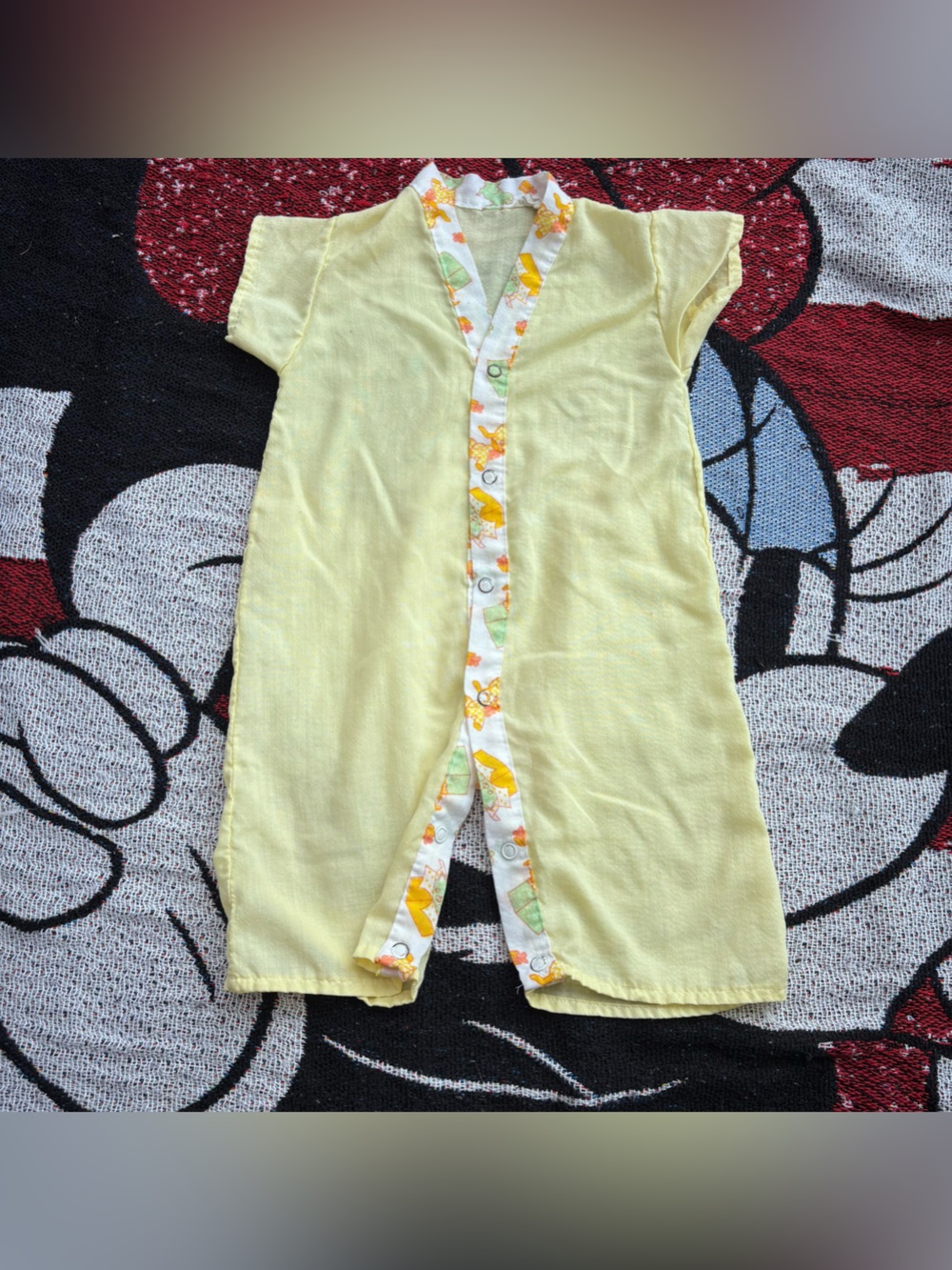 VINTAGE YELLOW GRAPHIC TRIM SNAP UP BABY ROMPER SIZE 6 MONTHS
